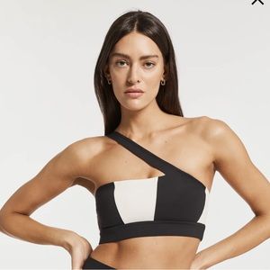 NWT Le Ore One Shoulder Sports Bra